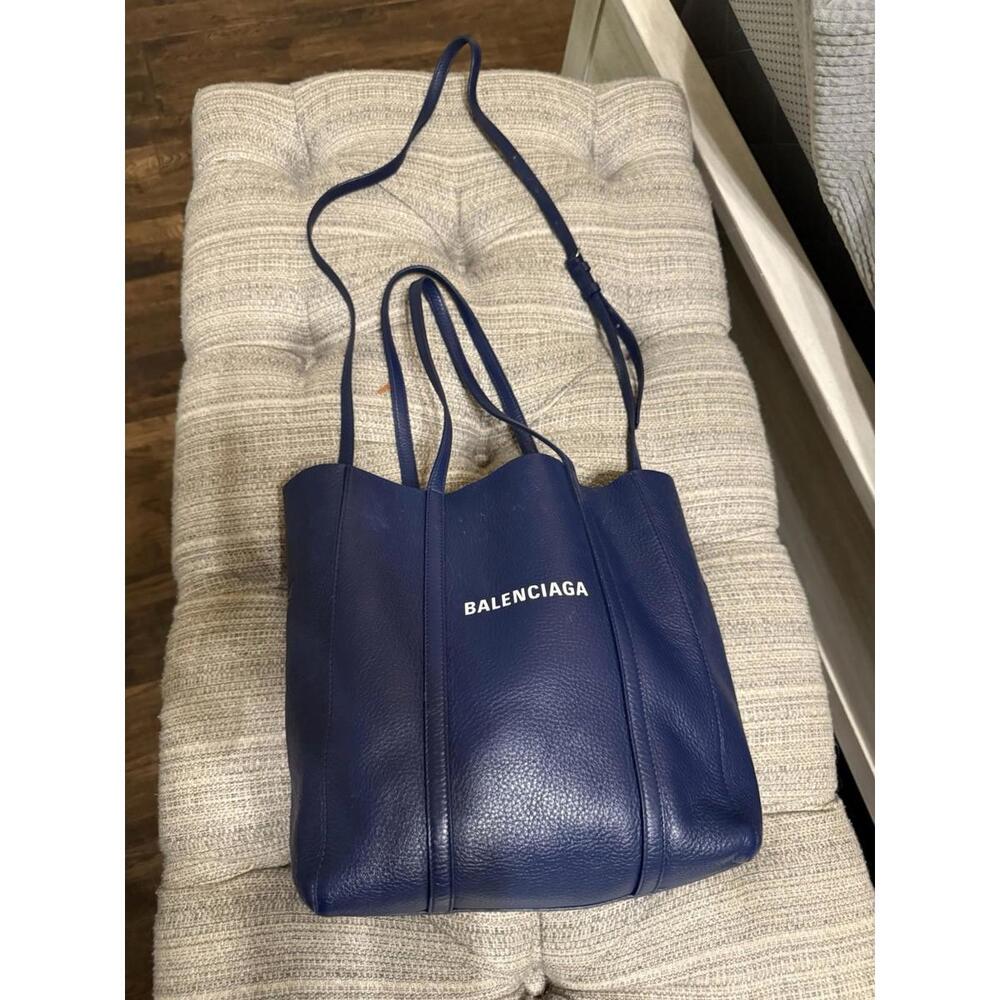 AUTH Balenciaga Everyday Tote Bag Leather Navy Blue Bel Air